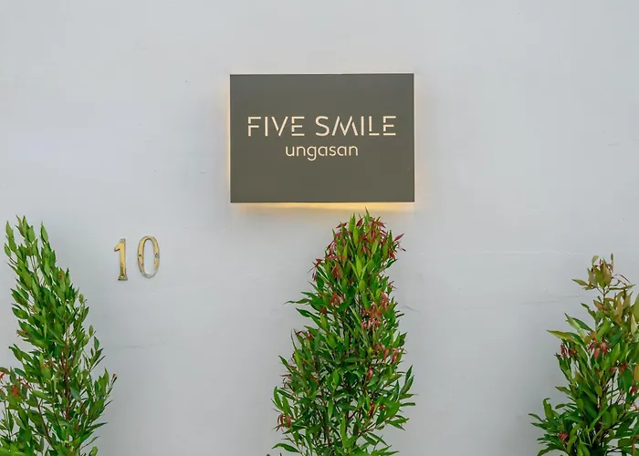 Five Smile Ungasan * 巴东